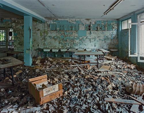Robert Polidori<p class="titolo-immagine">CAFETERIA IN SCHOOL# 5, PRIPYAT, 2001</p>