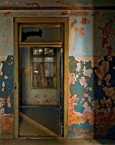 Robert Polidori<p class="titolo-immagine">HOTEL PETRA #8, LEBANON 2010</p>